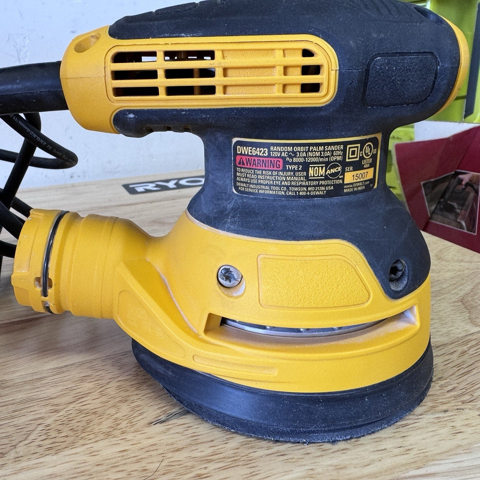 DEWALT DW421K Corded Orbital Sander