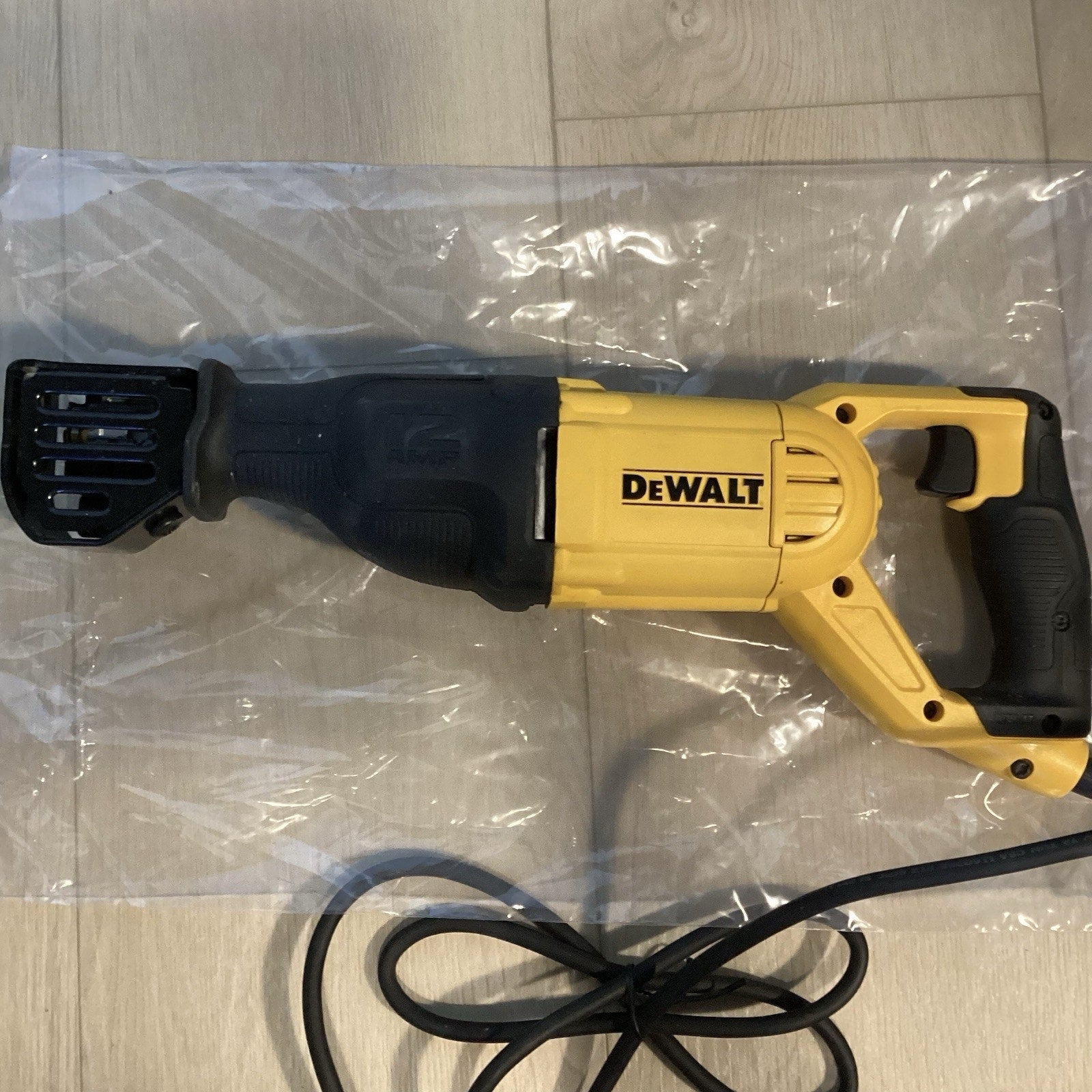 DEWALT DWE305R 120V Electric Reciprocating Saw