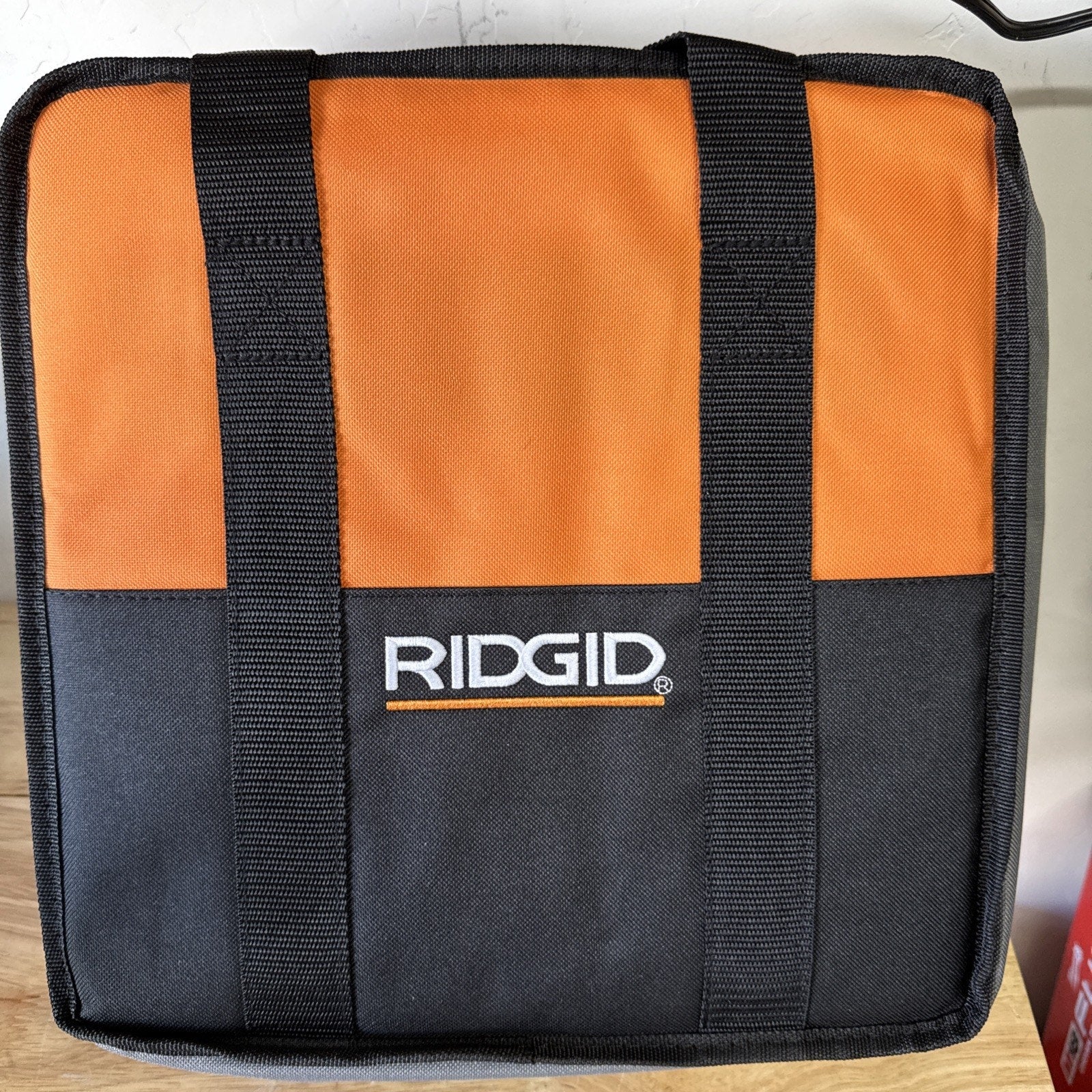 RIDGID R250SFF 16 Gauge 2.5 inch Finish Nail Gun