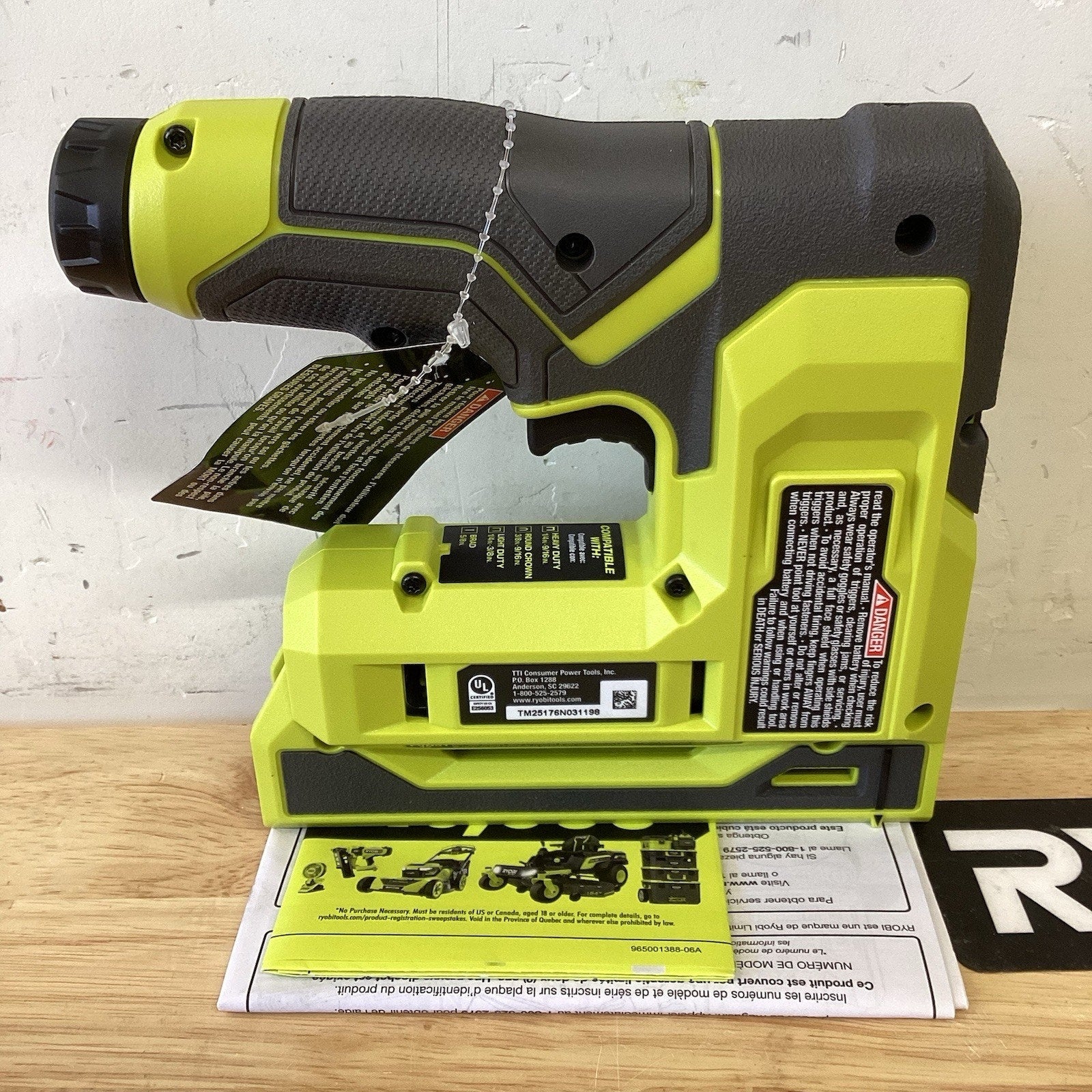 RYOBIUSB Lithium Cordless Craft 4-in-1 Stapler/Nailer Kit (Tool Only)