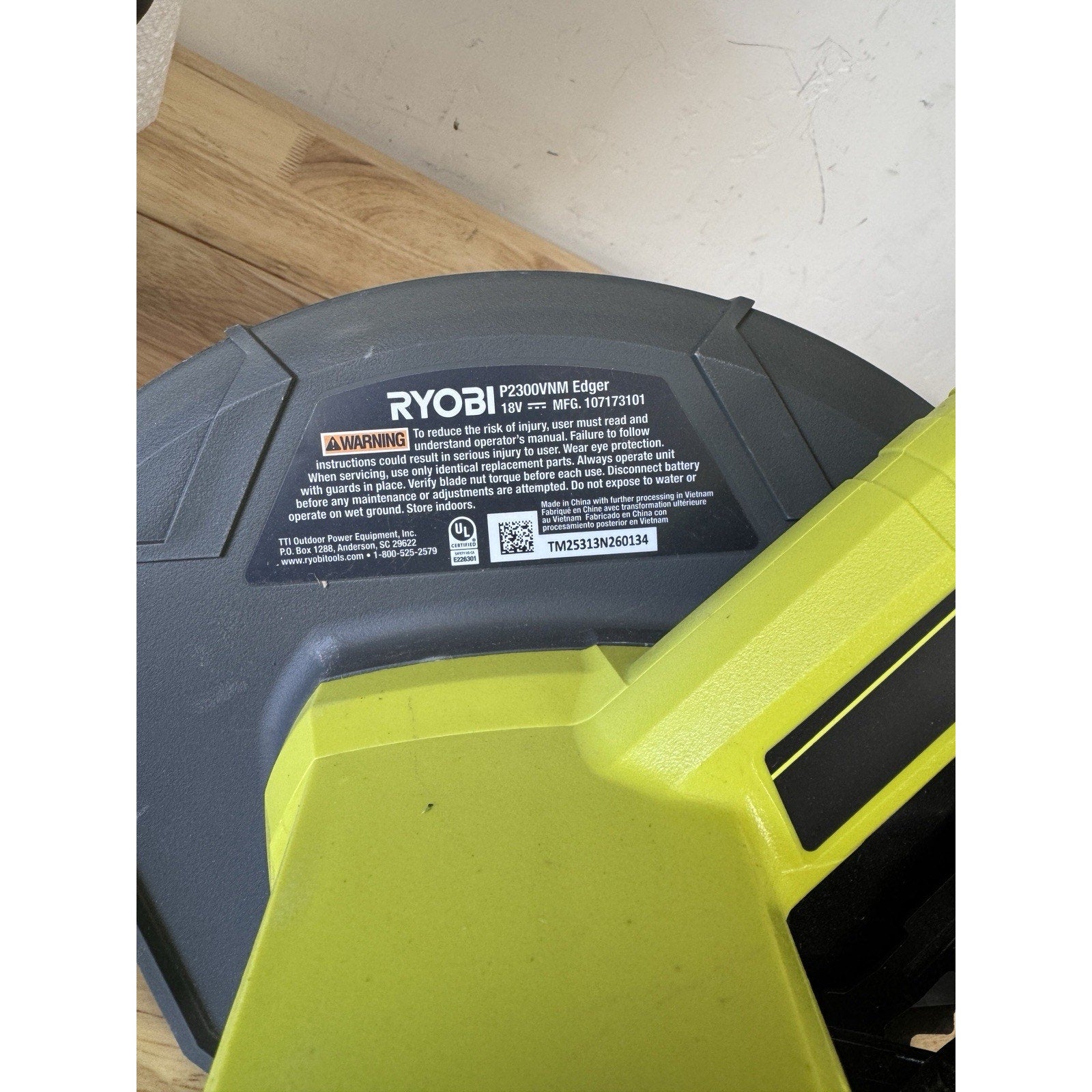 Ryobi Electric Cordless Edger Grass Lawn Reversible 18Volt Battery Charger P2310