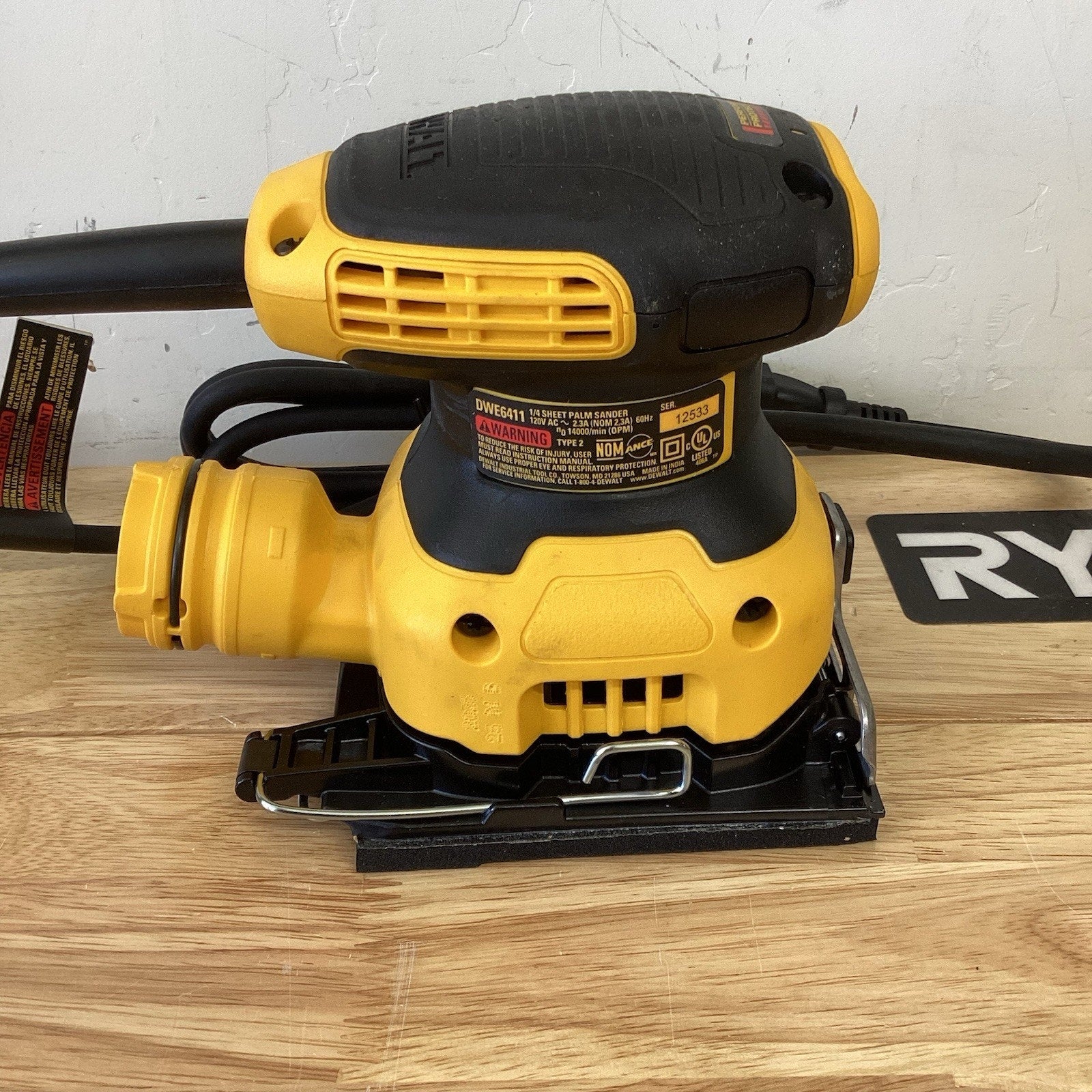 DEWALT DWE6411K 2.3 Amp 1/4 Sheet Palm Grip Corded Sander Kit TOOL ONLY NO BAG