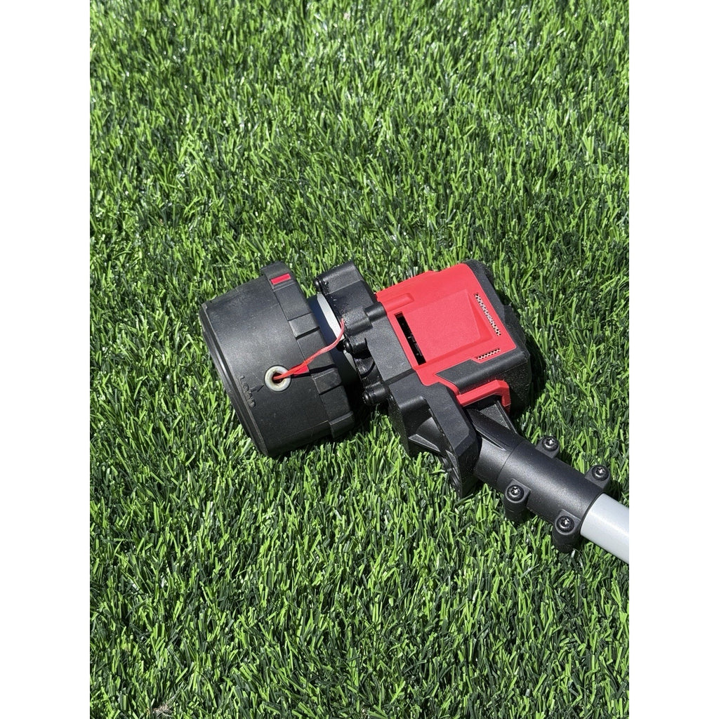 Milwaukee 2828-21E M18 Brushless String Trimmer Kit XC6.0 Battery Charger