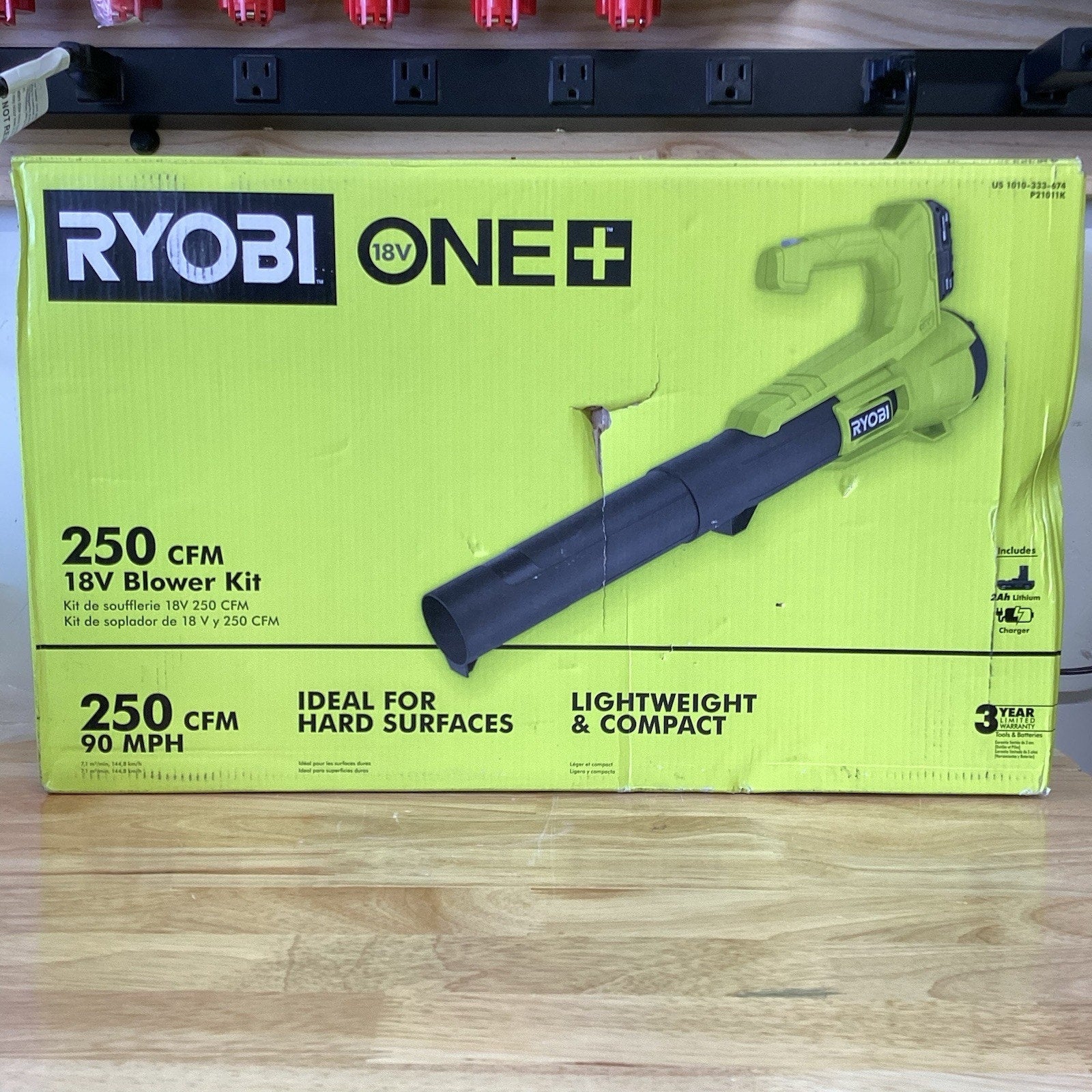 RYOBI ONE+ 18V 90 MPH 250 CFM Cordless Leaf Blower/Sweeper w/ 2.0 Ah Battery