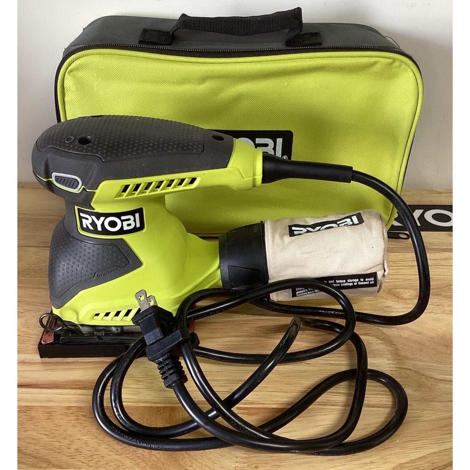 Ryobi 2 Amp Corded 1/4 Sheet Sander S652DGK with Case