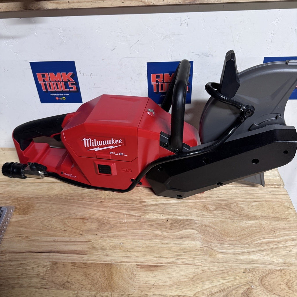 Milwaukee 2786-20 M18 FUEL 9in Cut-Off Saw Kit XC6.0 Battery Charger 2 Blades