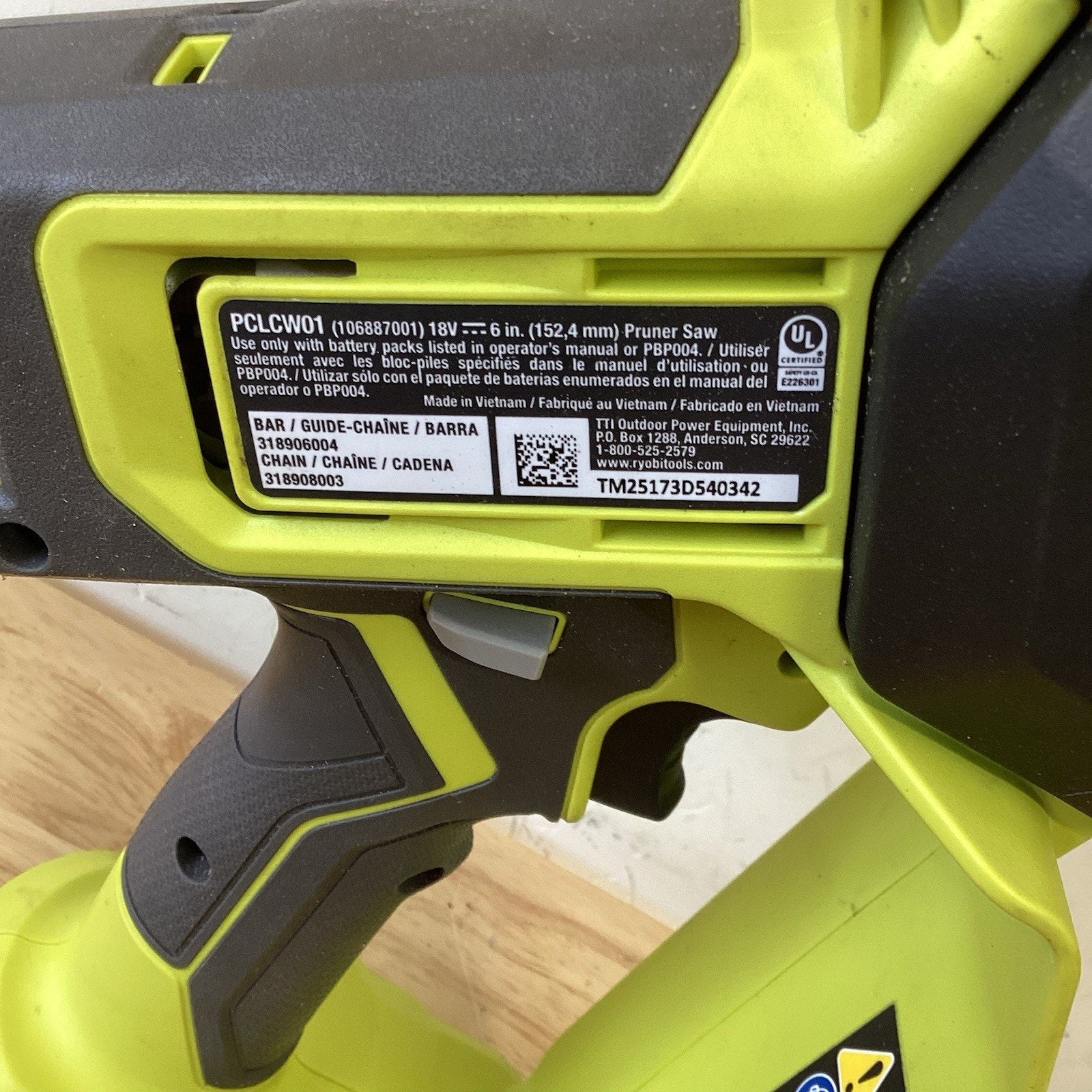 RYOBI PCLCW01B ONE+ 18V 6 in. Cordless Pruning Mini Chainsaw (Tool Only)