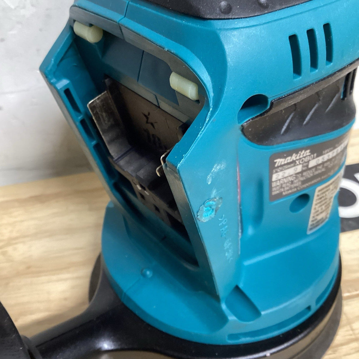 Makita XOB01Z - 18v Powered Orbital Sander Tool Only *Factory Reconditioned*