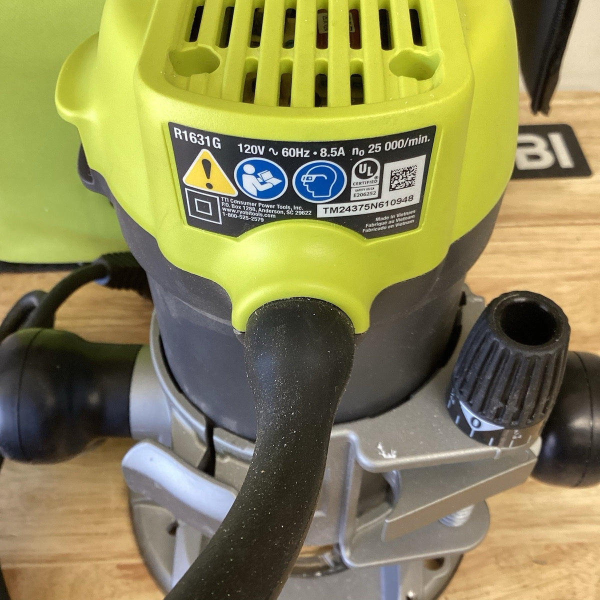 Ryobi R1631K 8.5 Amp 1-1/2 Peak HP Fixed Base Router Kit