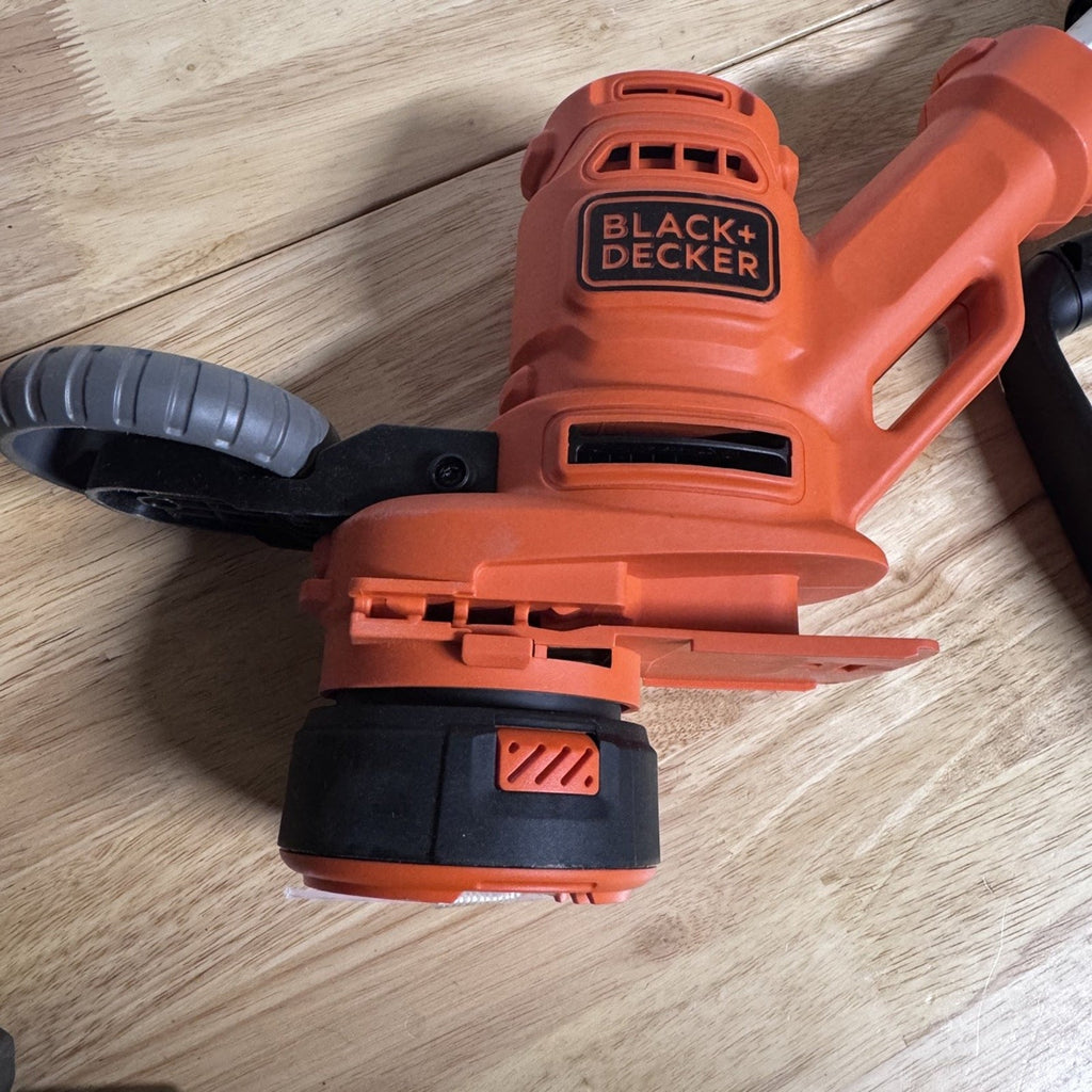BLACK+DECKER BESTE620 CORDED 14 in String Trimmer Edger EASYFEED Open Box