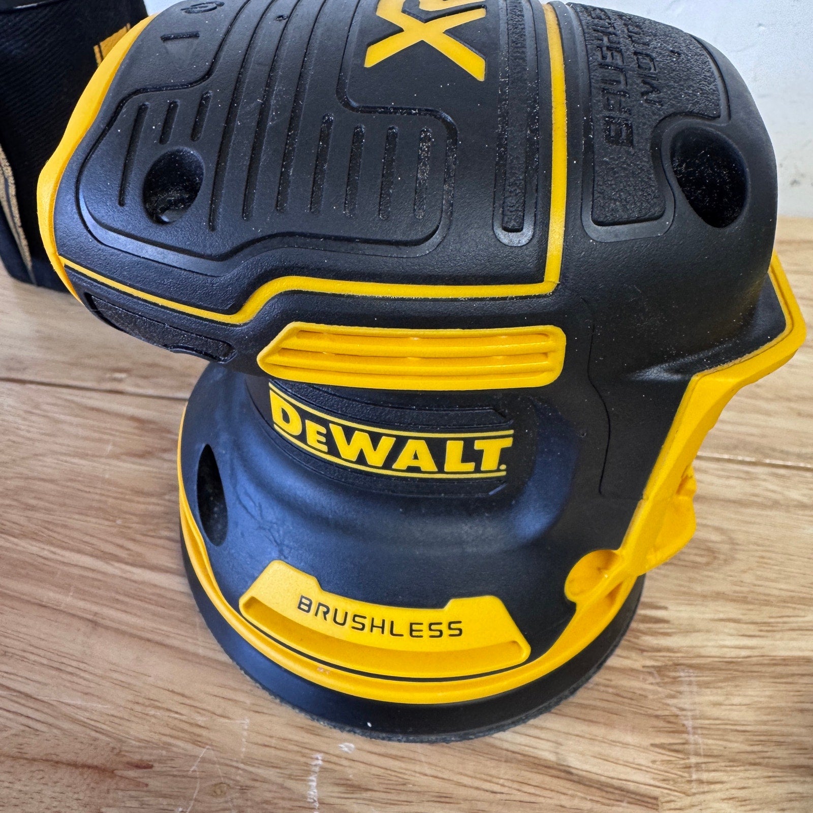 Dewalt 5” orbital sander