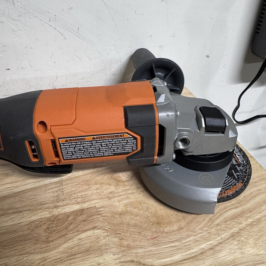 RIDGID 18V Cordless 4-1/2 In. Angle Grinder Kit W/ Battery & Charger
