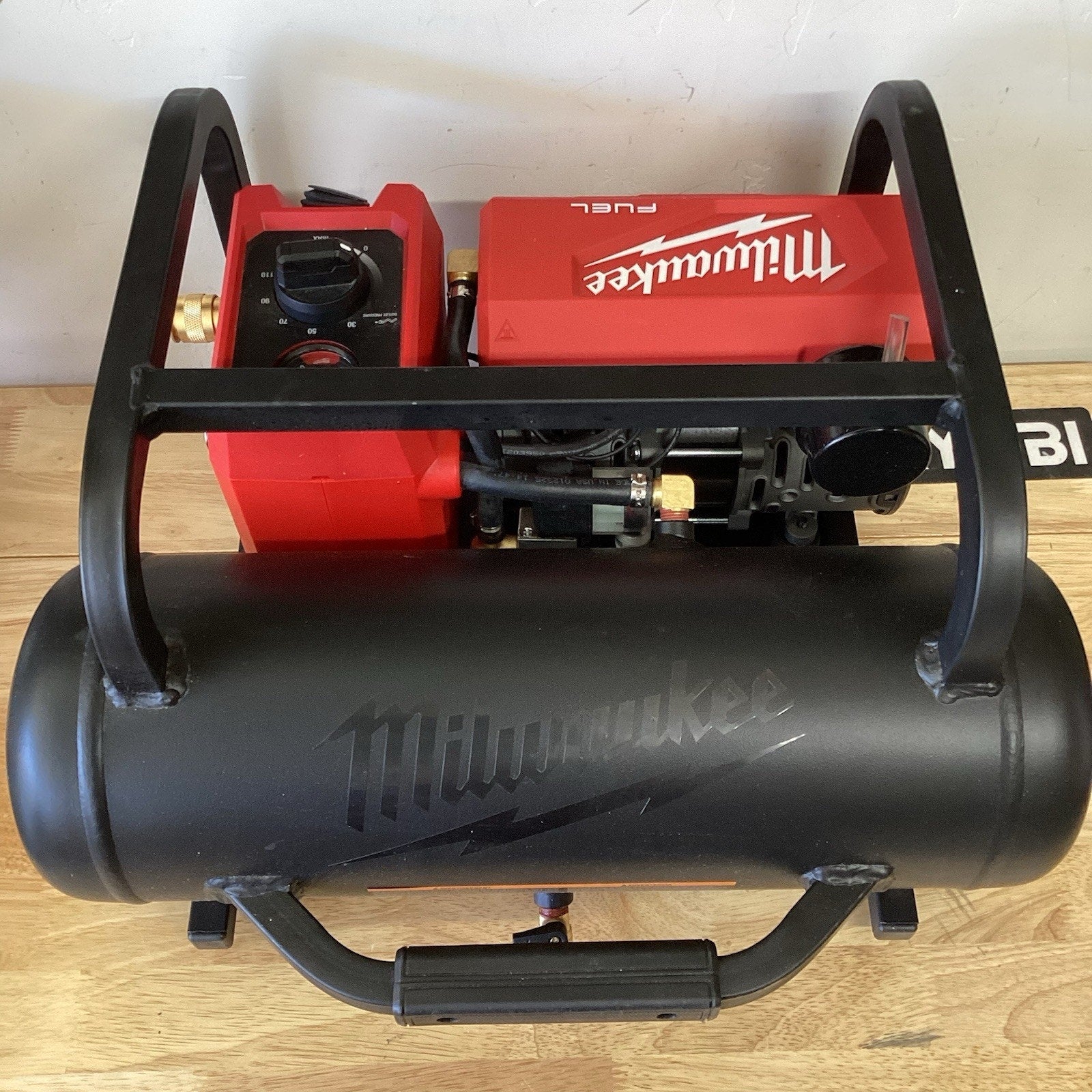 Milwaukee M18 Fuel 2840-20 Electric Air Compressor - Red