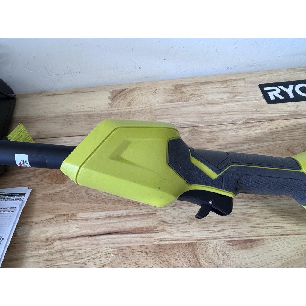 Ryobi RY40ST01K 40V 15" Expand-It Attachment String Trimmer(with Battery) Used