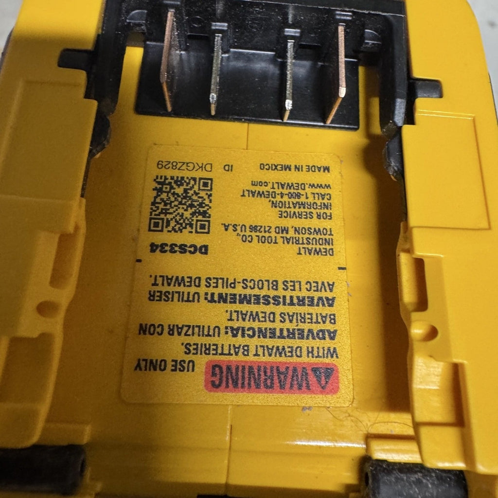 DEWALT DCS334B 20V MAX XR Brushless Jig Saw Tool Only Used w/ Box Blade