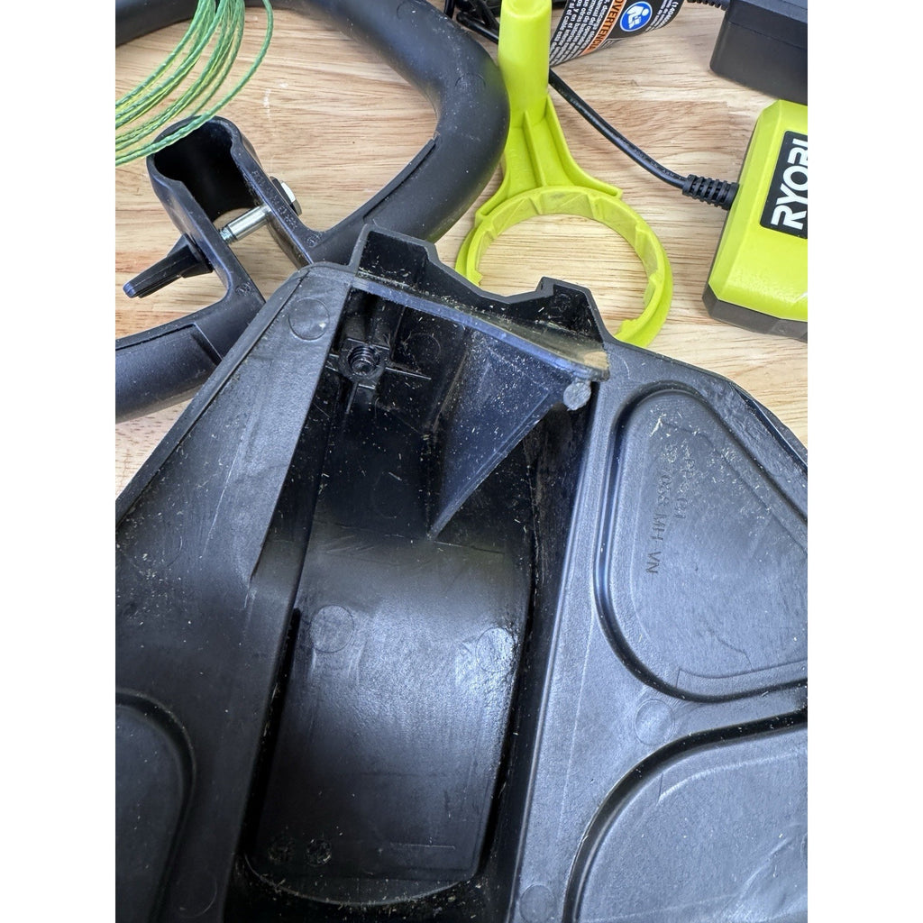 Ryobi RY40ST01K 40V 15" Expand-It Attachment String Trimmer(with Battery) Used