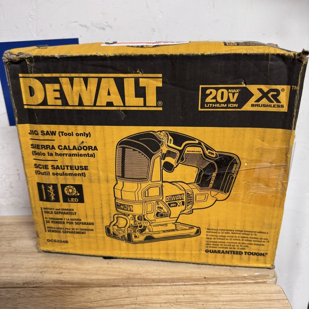 DEWALT DCS334B 20V MAX XR Brushless Jig Saw Tool Only Used w/ Box Blade