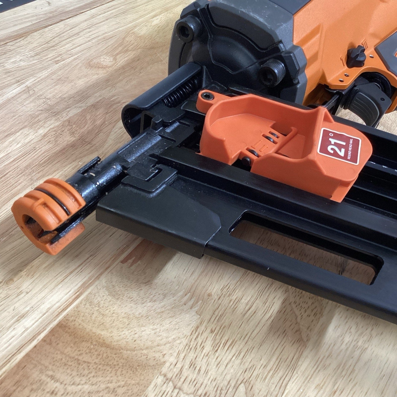 RIDGID R350RHF 3-1/2 in. Round-Head Framing Nailer
