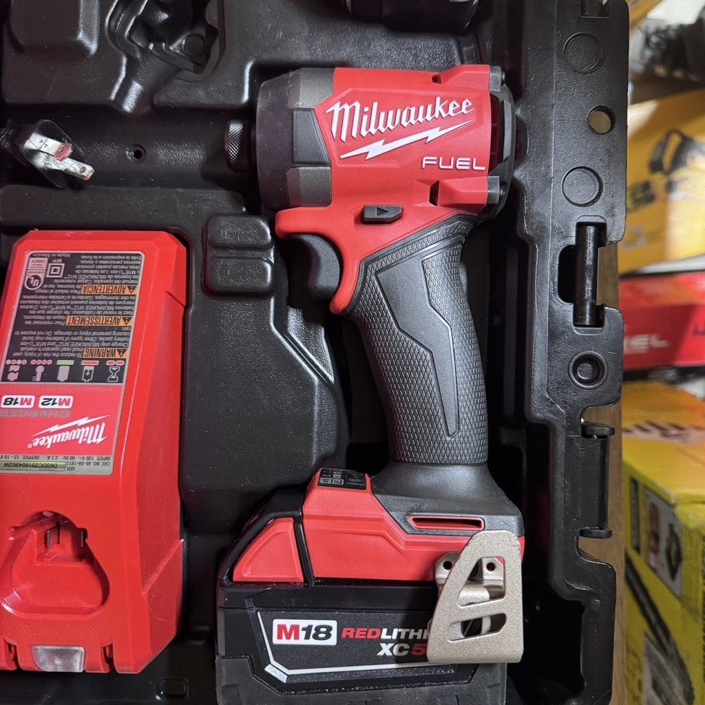 Milwaukee 3697-22 M18 FUEL Hammer Drill Impact Driver Kit 2x XC 5.0 Batteries