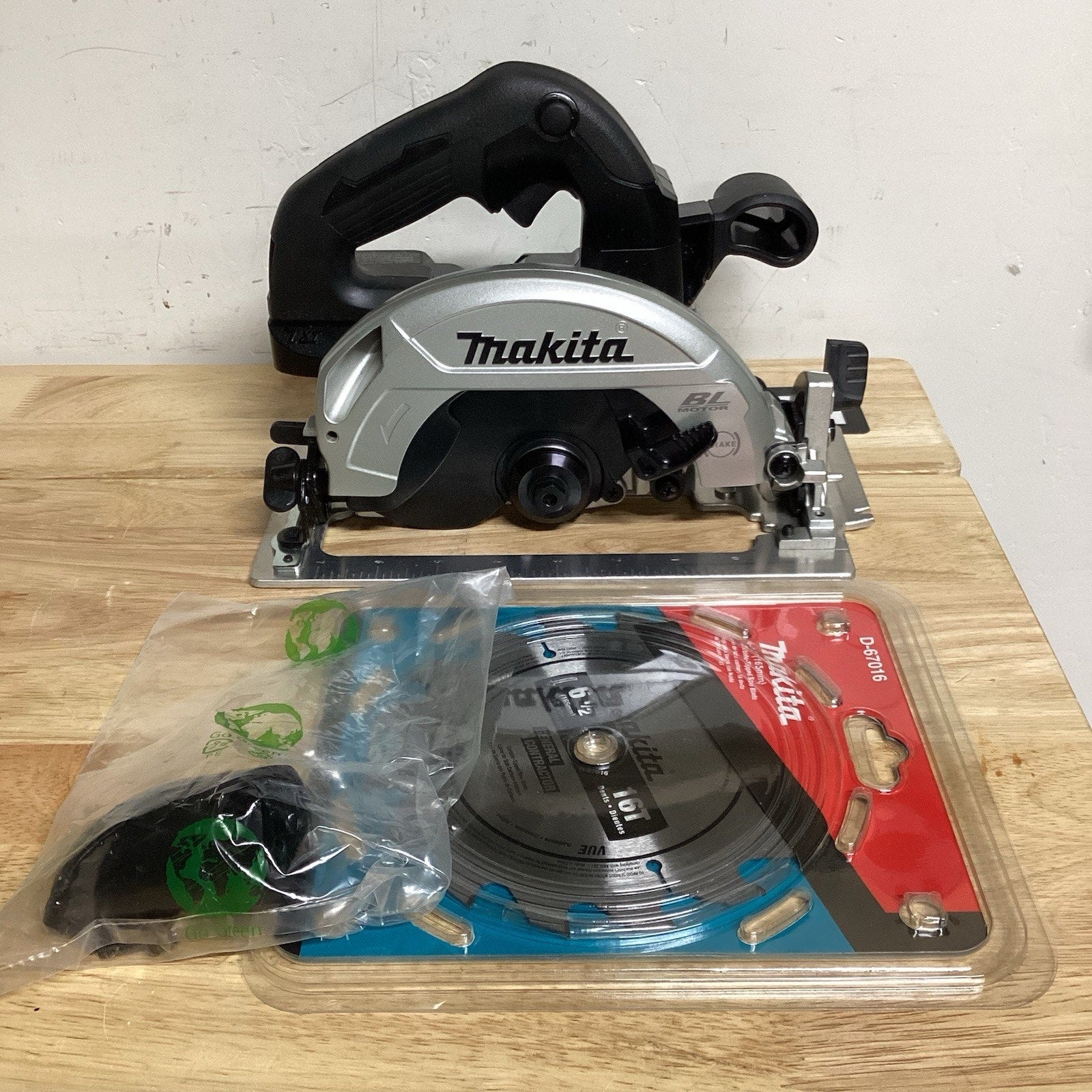 Makita XSH04 LXT 18V 6-1/2" Compact Cordless Circular Saw BL1840B 3AH Battery US