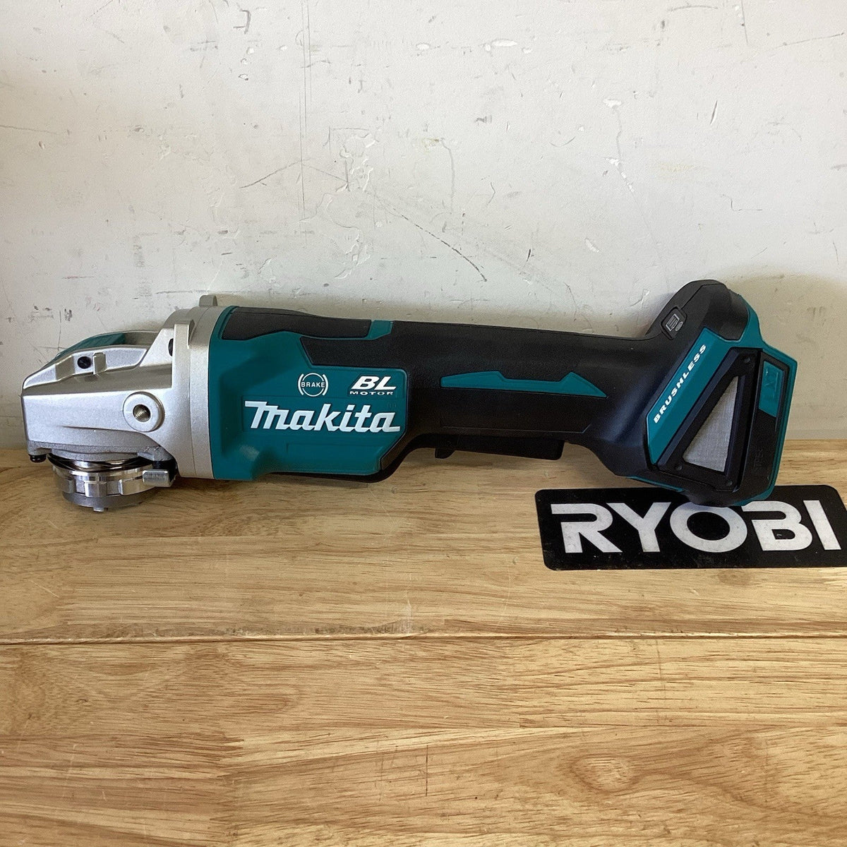 Makita XAG26 18V LXT Angle Grinder Tool Only *FACTORY RECONDITIONED*