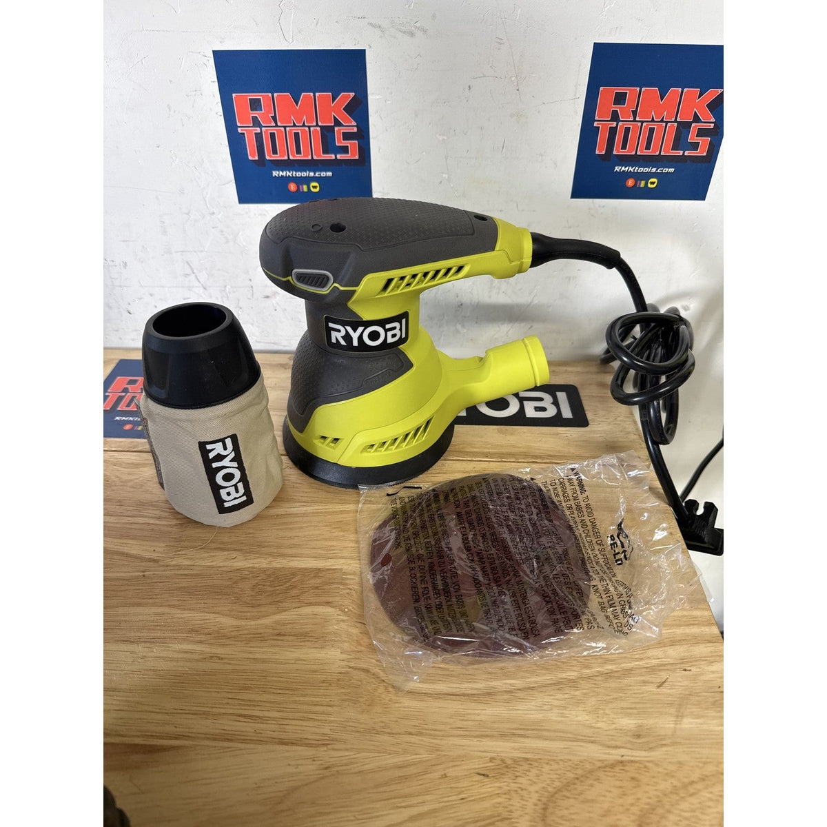 Ryobi RS290G CORDED Random Orbit Sander 5 in 2.6 Amp Lightly Used 3 Discs