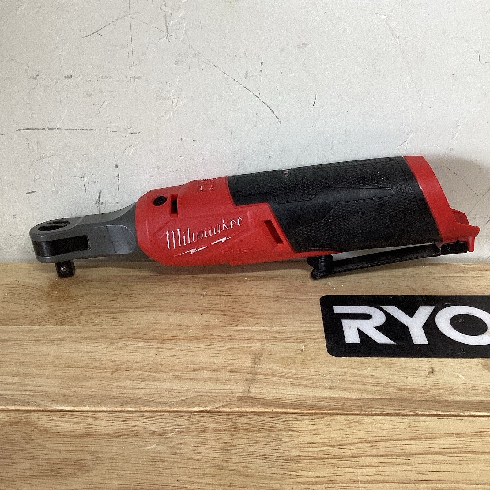 Milwaukee 2567-20 12V High Speed Ratchet - Red
