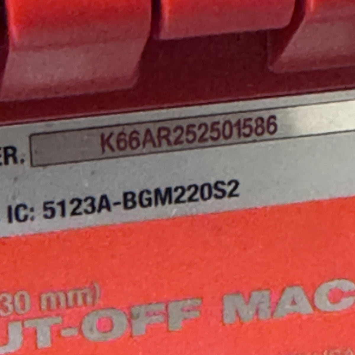 Milwaukee 2786-20 M18 FUEL 9in Cut-Off Saw Kit XC6.0 Battery Charger 2 Blades