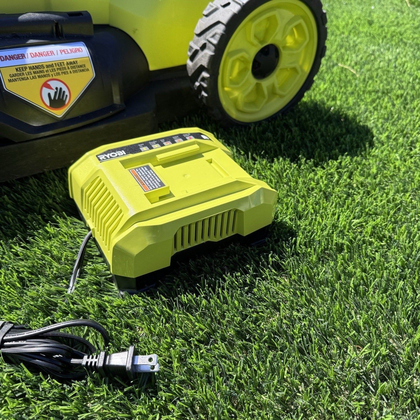 RYOBI 40V HP Brushless 20 in. Cordless Battery Lawn Mower w/ Battery & Charger