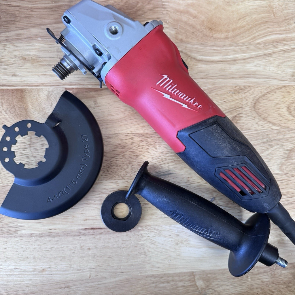 Milwaukee 6130-33 120V Angle Grinder *SEE PHOTOS
