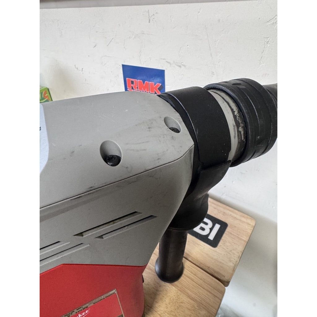 Milwaukee 5517-20 1-9/16 in SDS Max Rotary Hammer 14A AVS w/ Case Used Tested