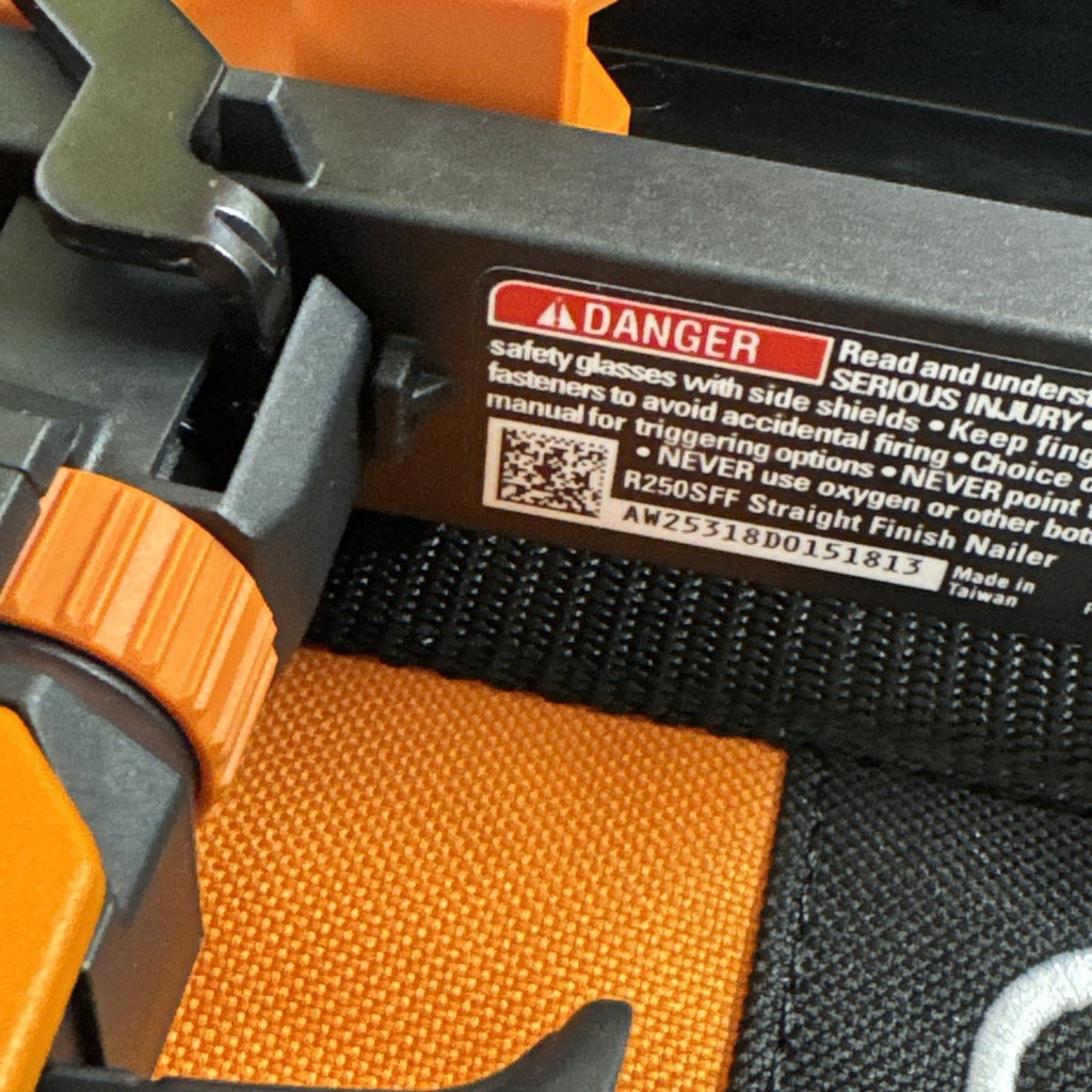 RIDGID R250SFF 16 Gauge 2.5 inch Finish Nail Gun