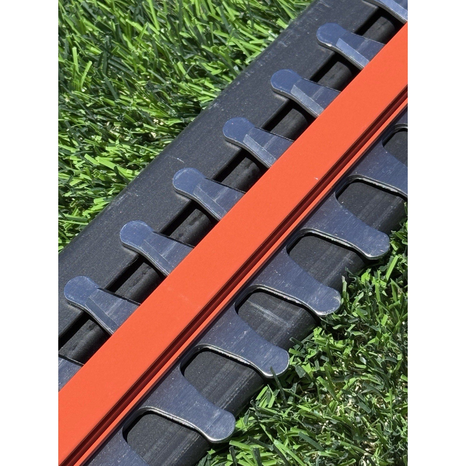 ONE+ 18V 22 in. Lithium-Ion Cordless Hedge Trimmer Tool Only