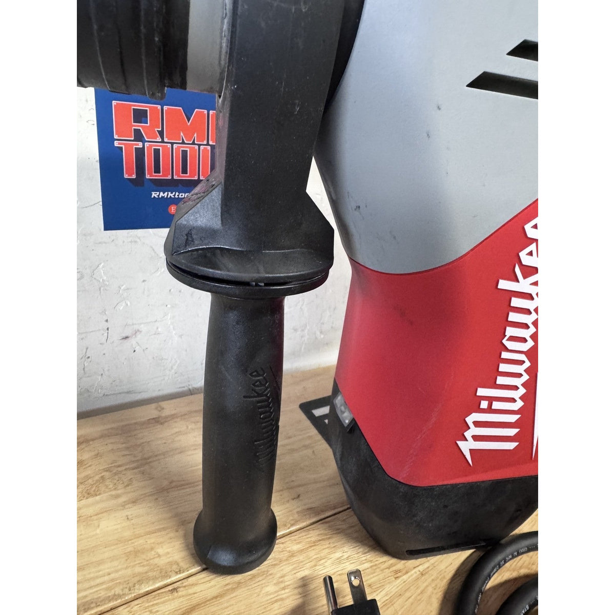 Milwaukee 5517-20 1-9/16 in SDS Max Rotary Hammer 14A AVS w/ Case Used Tested