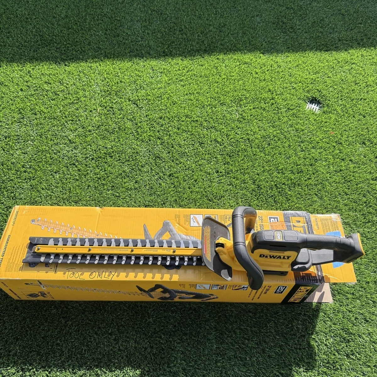 DeWalt DCHT821B 20V MAX 22 in Hedge Trimmer Tool Only Tested Working Used