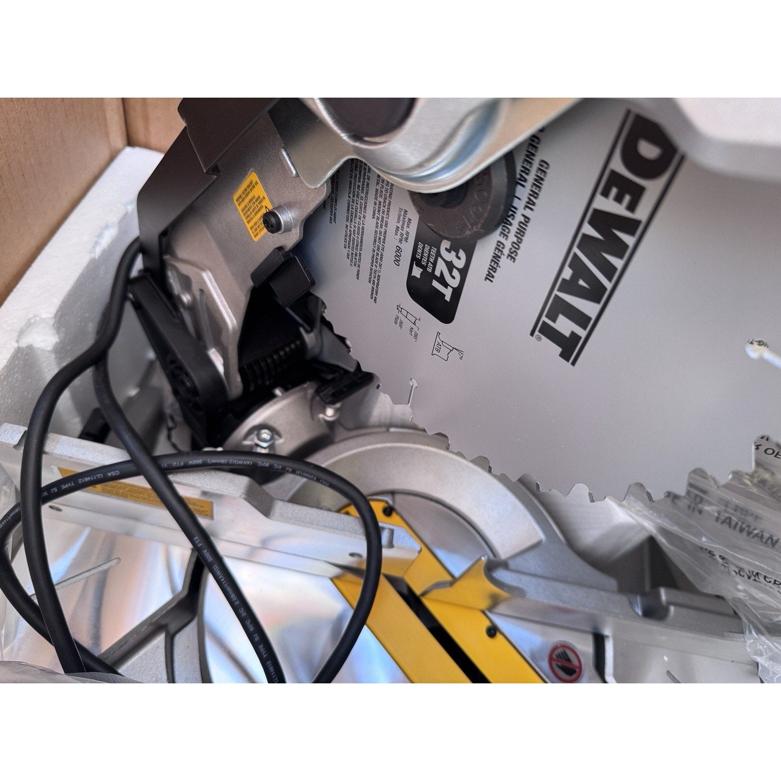 DEWALT DWS713 10 inch Compound Miter Saw Corded