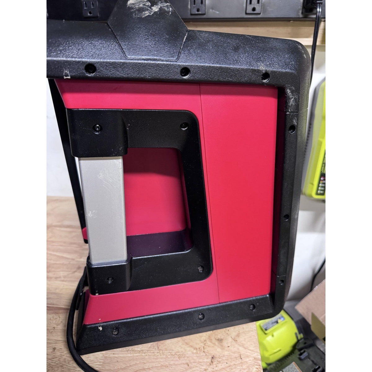 Milwaukee 2792-20 M18 Jobsite Radio Charger Bluetooth USB Tool Only Used