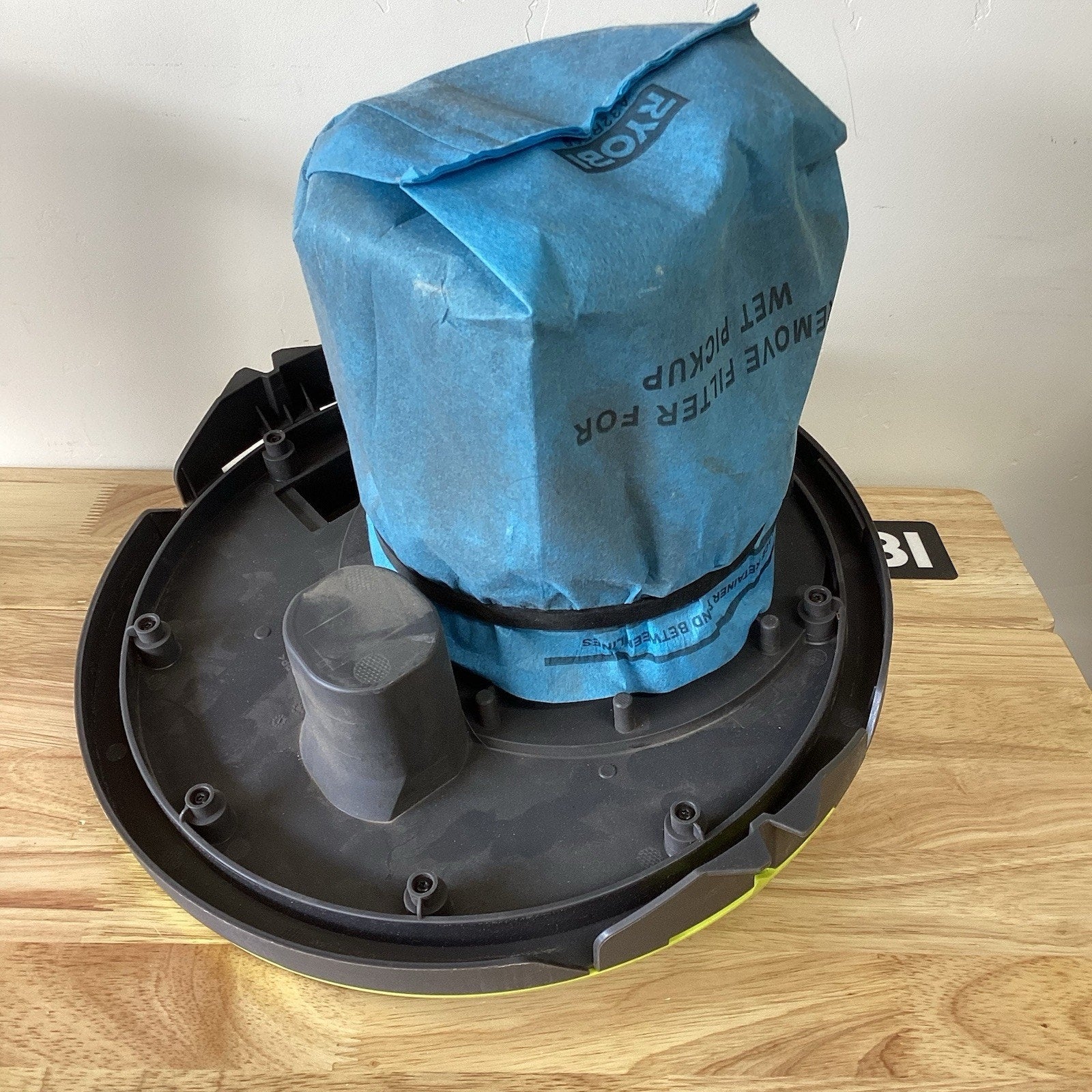 RYOBI 18V Cordless PCL732B 5 Gallon Bucket Top Wet/Dry Vacuum (Tool Only)