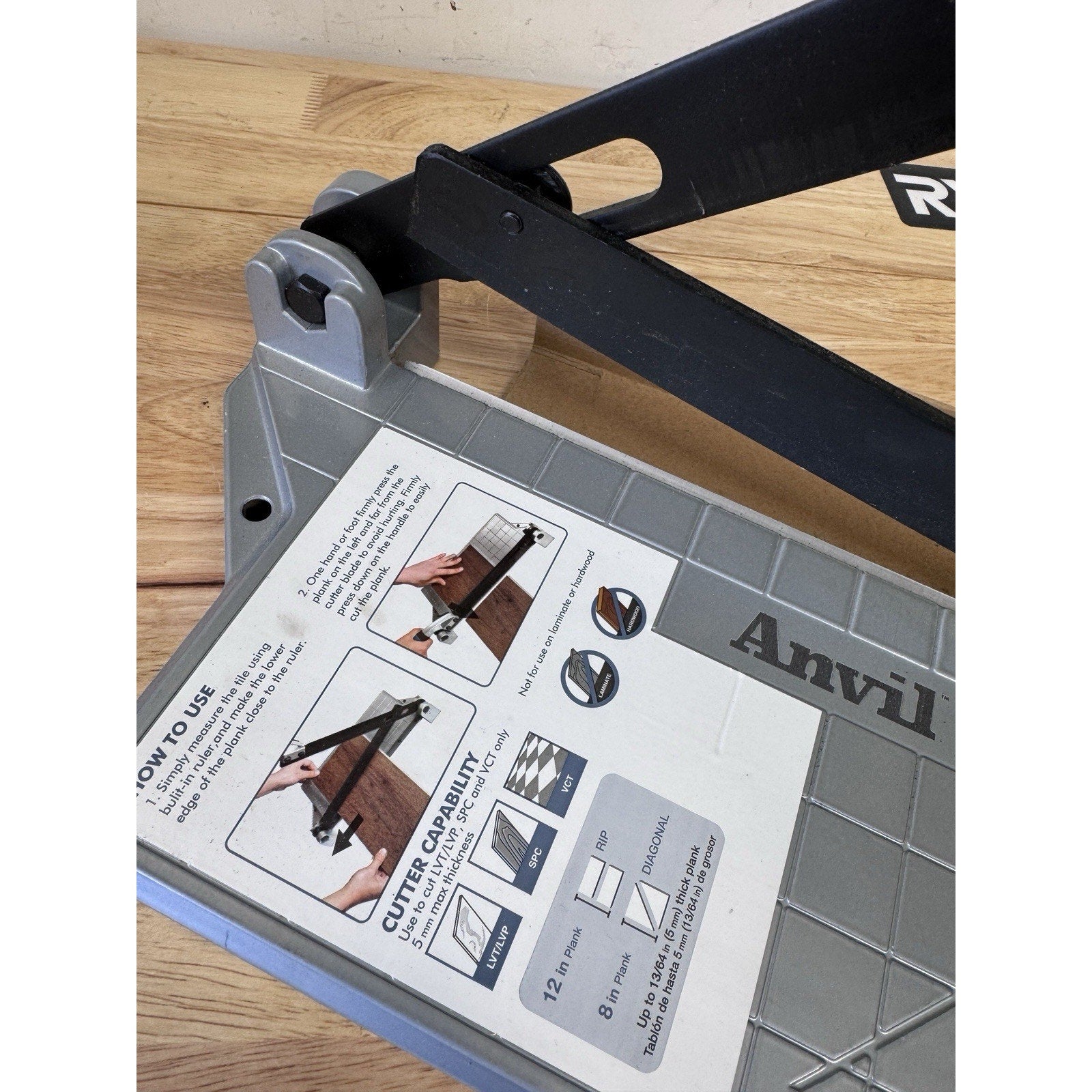 Anvil 12 in Vinyl Flooring Cutter Manual Tile Plank Cutting Tool 5mm Thickness