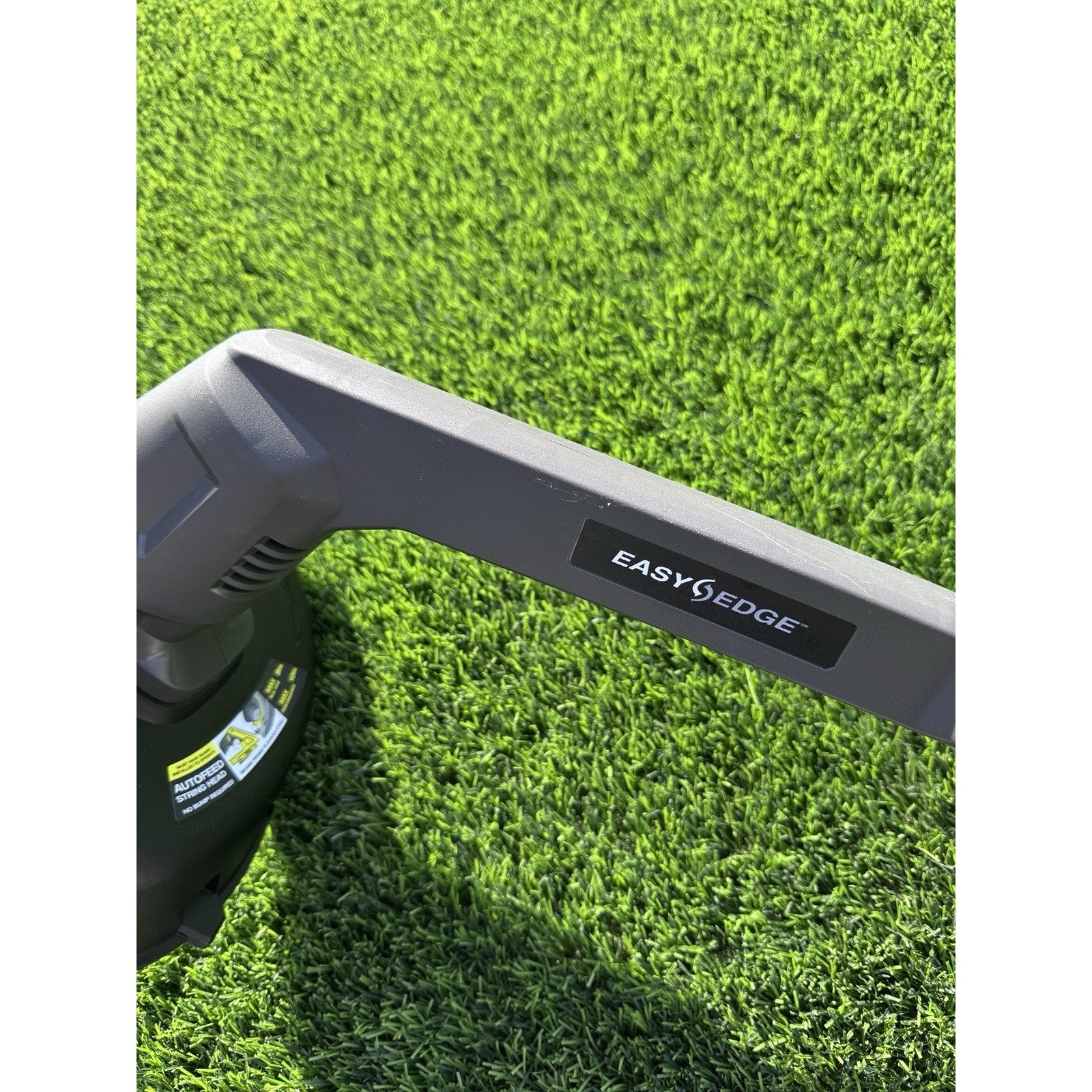 Ryobi ONE+ 18V 10 in. Cordless Battery String Trimmer/Edger (Tool Only)