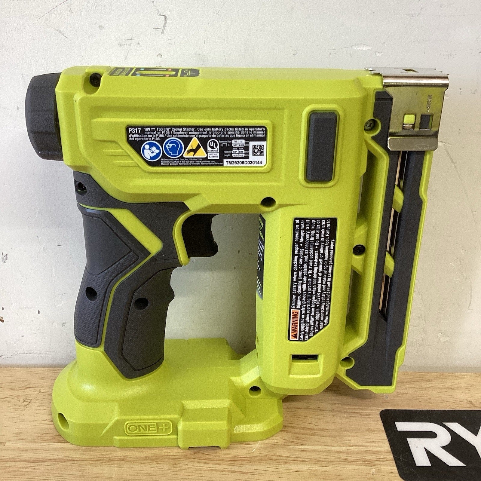 Ryobi P317 18V ONE+ Cordless Compression Drive 3/8 inch Crown Stapler TOOL ONLY