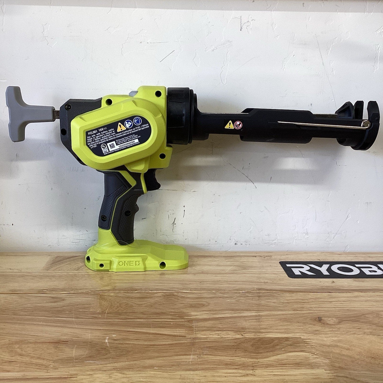 New Ryobi PCL901B - ONE+ 18V Cordless 10 oz. Caulk & Adhesive Gun (Tool Only)