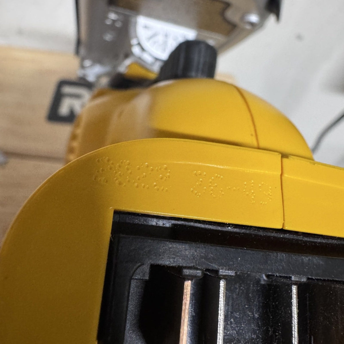 DEWALT DCS334B 20V MAX XR Brushless Jig Saw Tool Only Used w/ Box Blade