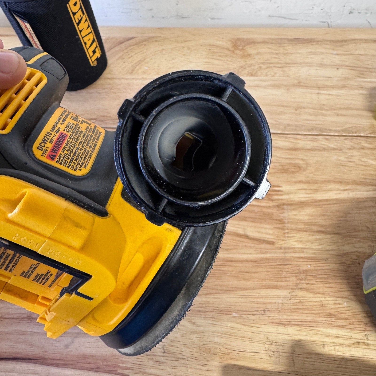 Dewalt 5” orbital sander