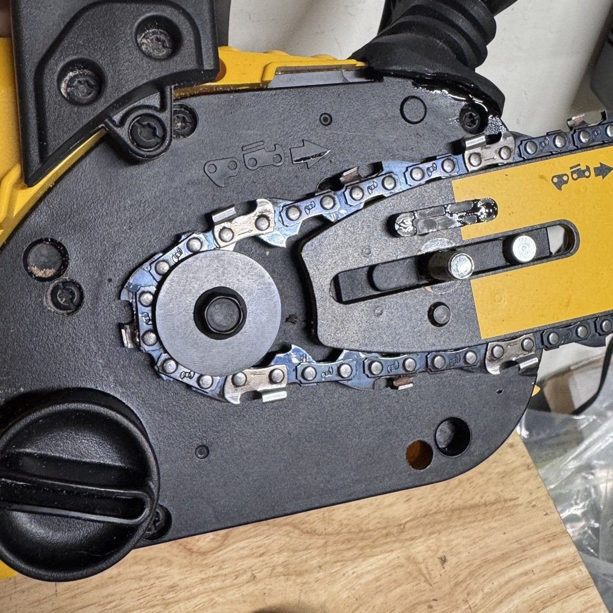 DeWalt FLEXVOLT 60V MAX 16 in Brushless Chainsaw DCCS670 Tool Only Used