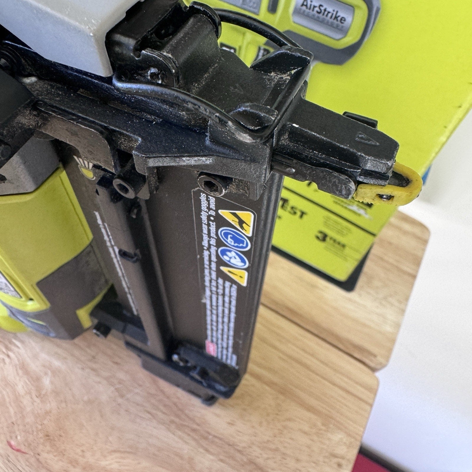 RYOBI ONE+ 18V 18-Gauge Cordless AirStrike Brad Nailer (Tool Only)